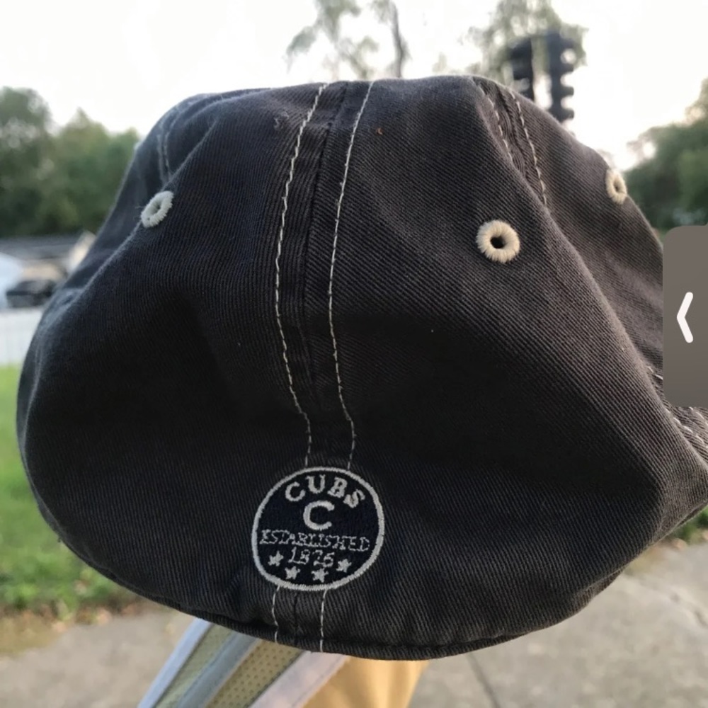 Cubs hat - Picture 3 of 6